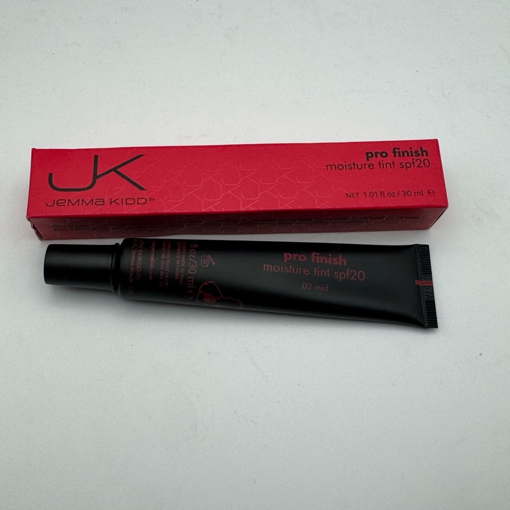 Jemma Kidd JK Pro Finish Moisture Tint 02 mid